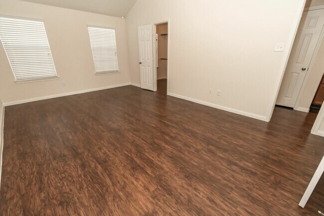 Building Photo - 65 Santa Barbara Dr