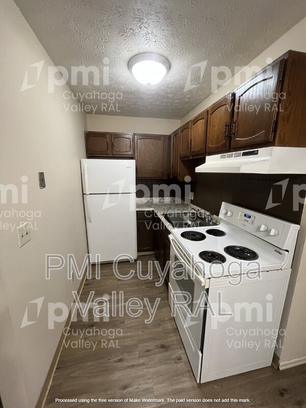 Building Photo - 1566 Coventry St