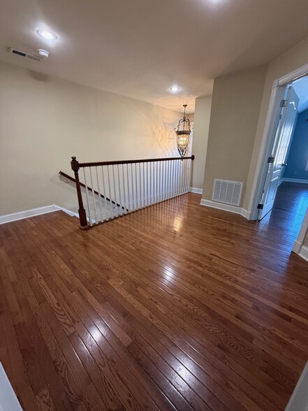 Building Photo - 111 Renee Ln