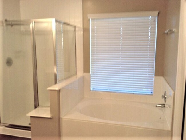 Building Photo - 12527 Avery Vale Ln