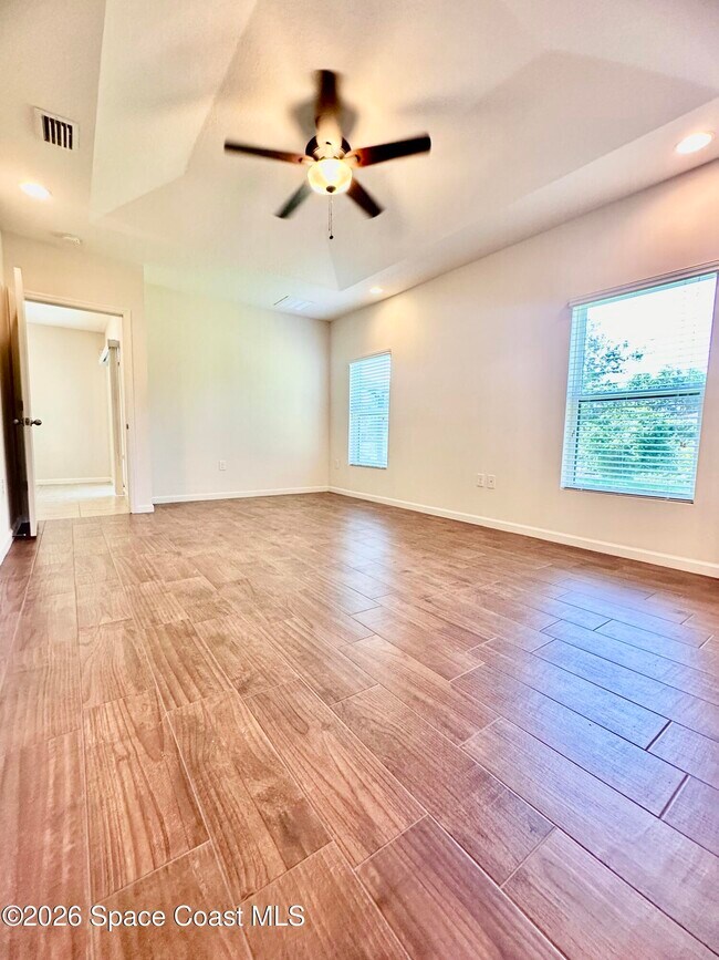 Building Photo - 1385 Fuji Dr