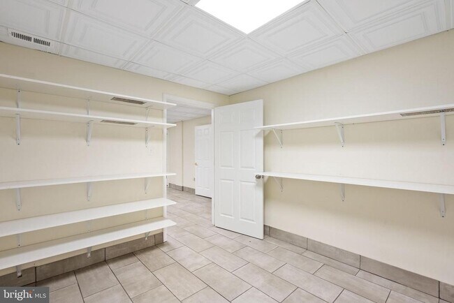 Building Photo - 2393 Watters Glen Ct