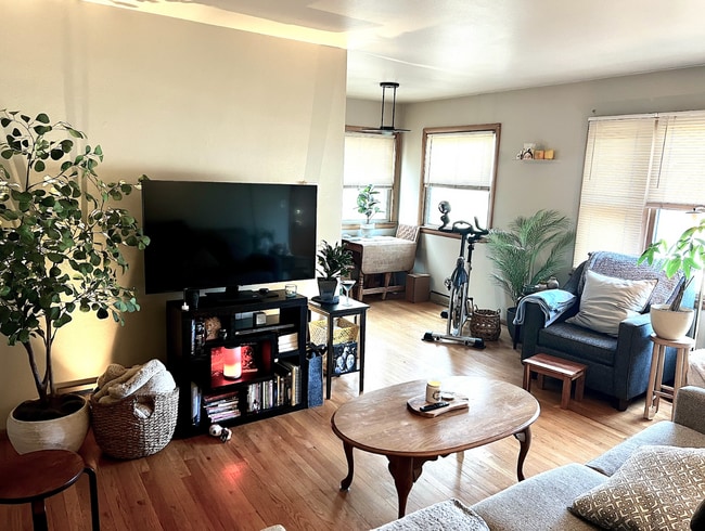 Building Photo - 6723 W Bluemound Rd