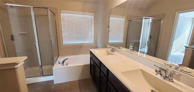 Building Photo - 918 Bens Dr