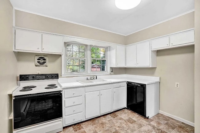 Building Photo - 150 Rothenburgh Rd