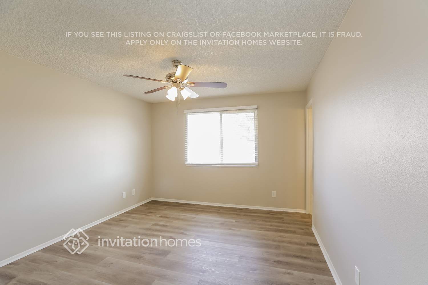 Building Photo - 2310 E Riviera Dr