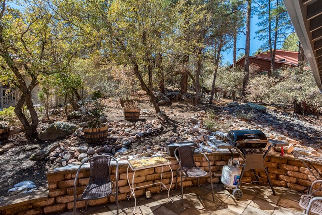 Building Photo - Four Bedroom in the Pines of Prescott