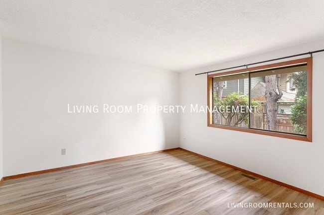 Building Photo - 7670 SW Leslie St