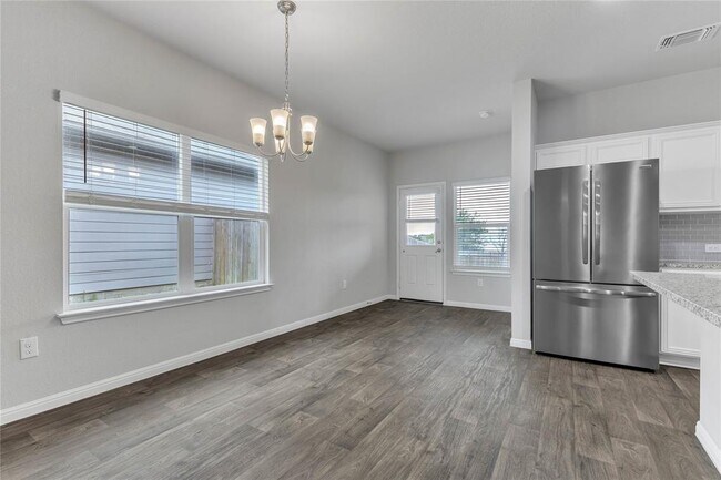 Building Photo - 3311 Brywood Dr