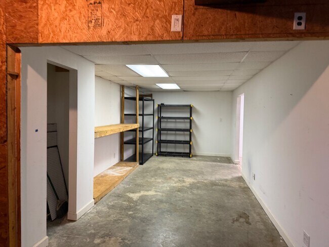 Building Photo - 9114 Hundley Rd