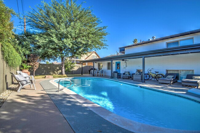 Building Photo - 8420 E Keim Dr