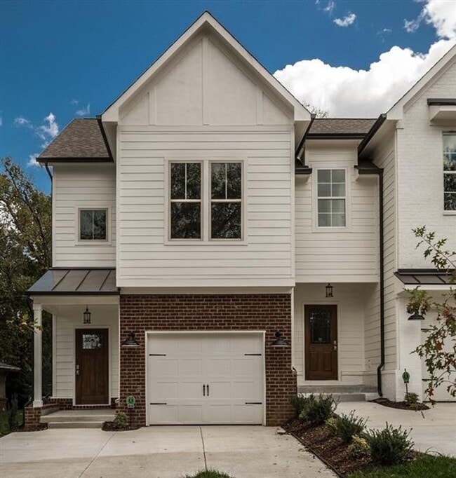 Building Photo - Huge East Nashville Home just steps to the...