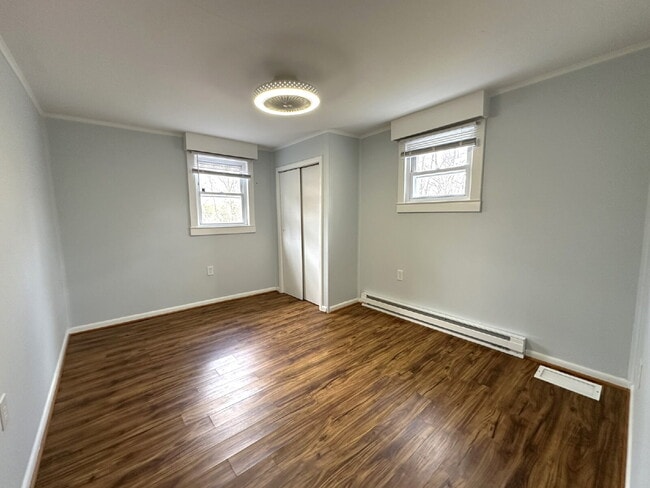 Building Photo - Updated 3 Bedroom Duplex in Finksburg