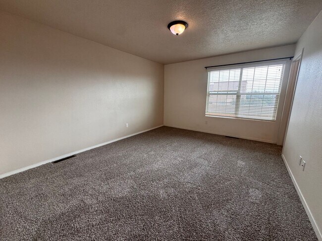 Building Photo - 2151 Cortina Loop SE