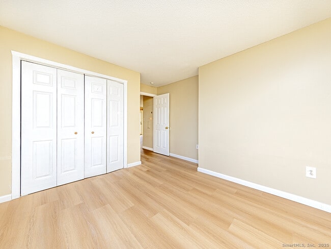 Building Photo - 50 Long St