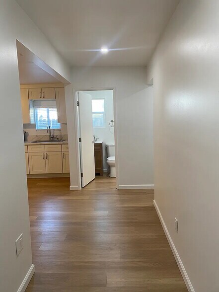 Building Photo - 11921 Hayford St