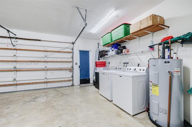Building Photo - 17460 SW 85th Ave