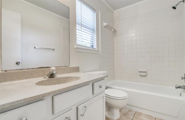 Building Photo - 2708 Cornell Dr