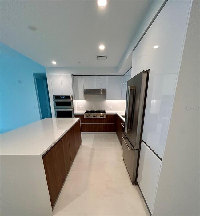 Building Photo - 400 Central Ave