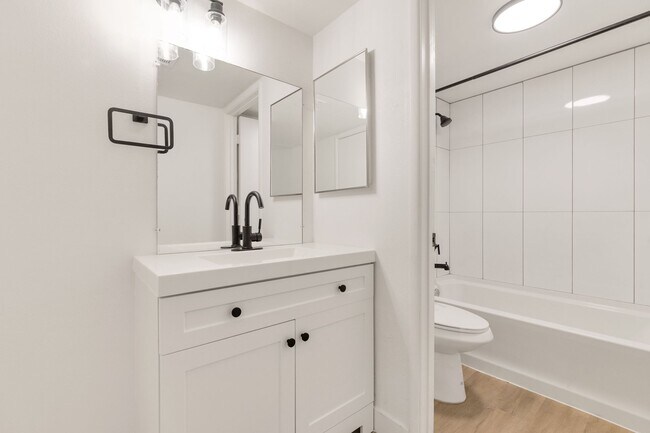 Building Photo - SPECTACULAR 1 BEDROOM 1 BATHROOM LOWER LEVEL FOR LEASE