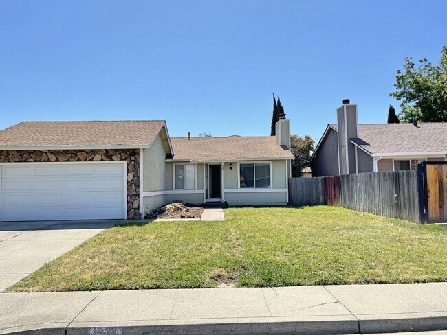 Building Photo - 3 Bedroom 2 Bath w/ Spa Room Suisun *Star ...