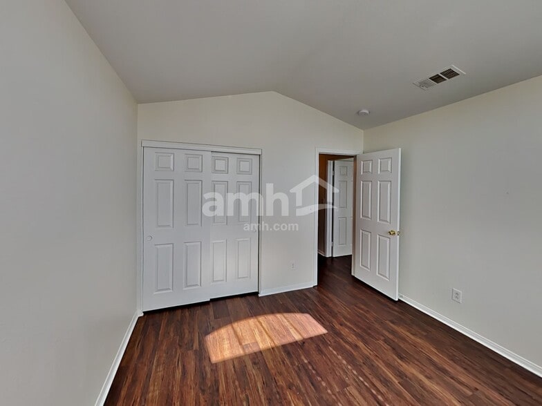 Building Photo - 8100 Kentshire Dr