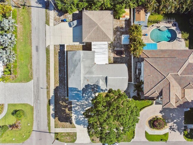 Building Photo - 4002 W Mullen Ave