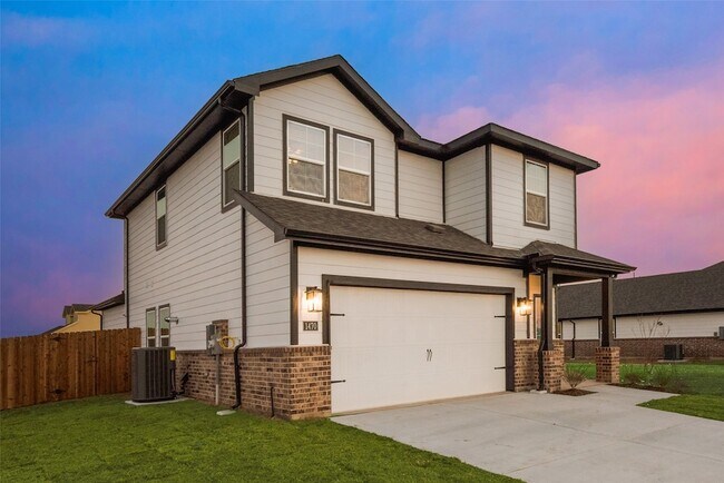 Building Photo - 1544 Twin Frks Dr