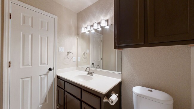 Building Photo - PRICE IMPROVEMENT ONLY $2,195 for OVER 1 A...