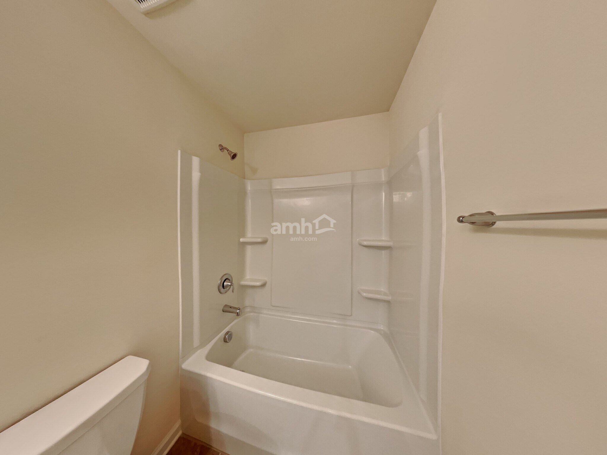 Building Photo - 128 Eden Ave