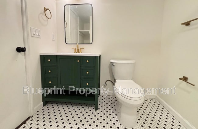 Building Photo - 500 Rollingwood Rd