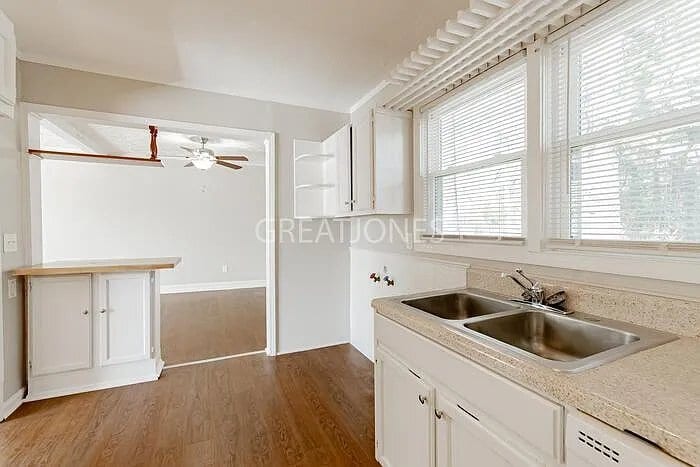 Building Photo - 2816 Friendly Ln