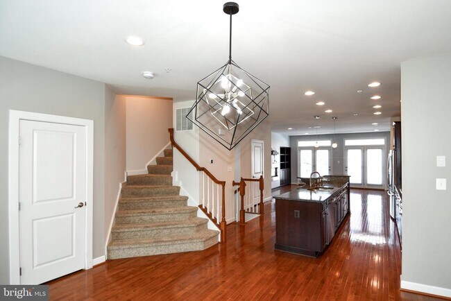 Building Photo - 409 Hydrangea Place