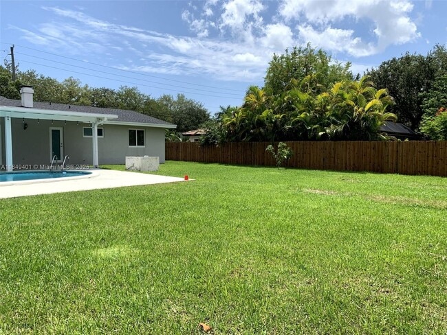 Building Photo - 16420 SW 80th Ave