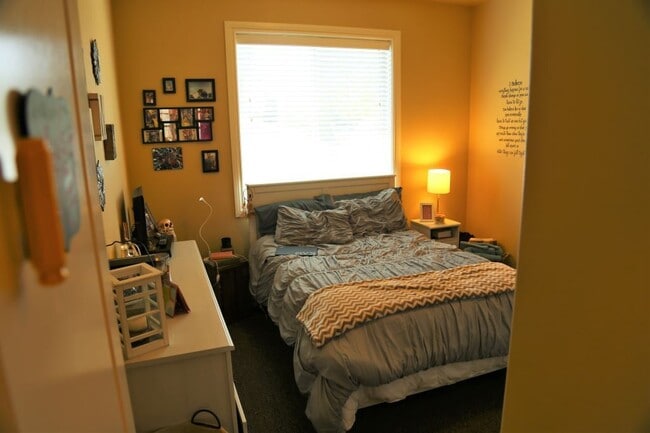Building Photo - 5 Private Rooms, 4.5 Bathrooms