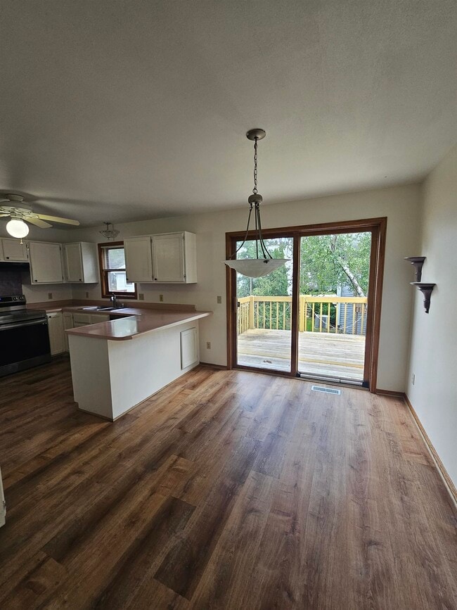 Building Photo - 7305 W Valley Ridge Dr