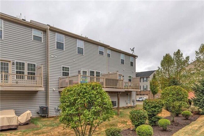 Building Photo - 1304 Pointe View Dr