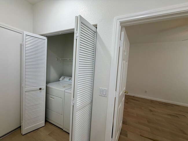 Building Photo - Cute and cozy 2 bedroom 2 bathroom condo