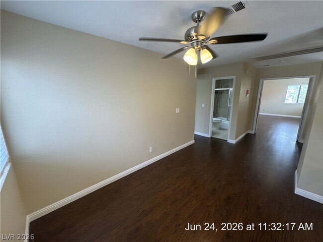 Building Photo - 127 Wynntry Dr