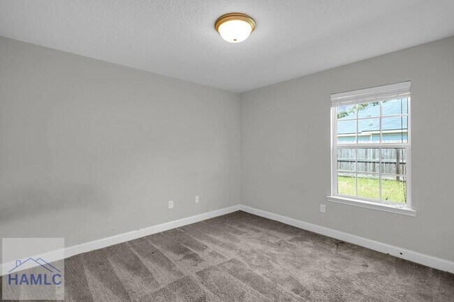 Building Photo - 721 Highgrove Ct