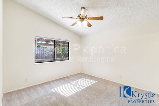 Building Photo - 1366 Matthew Dr