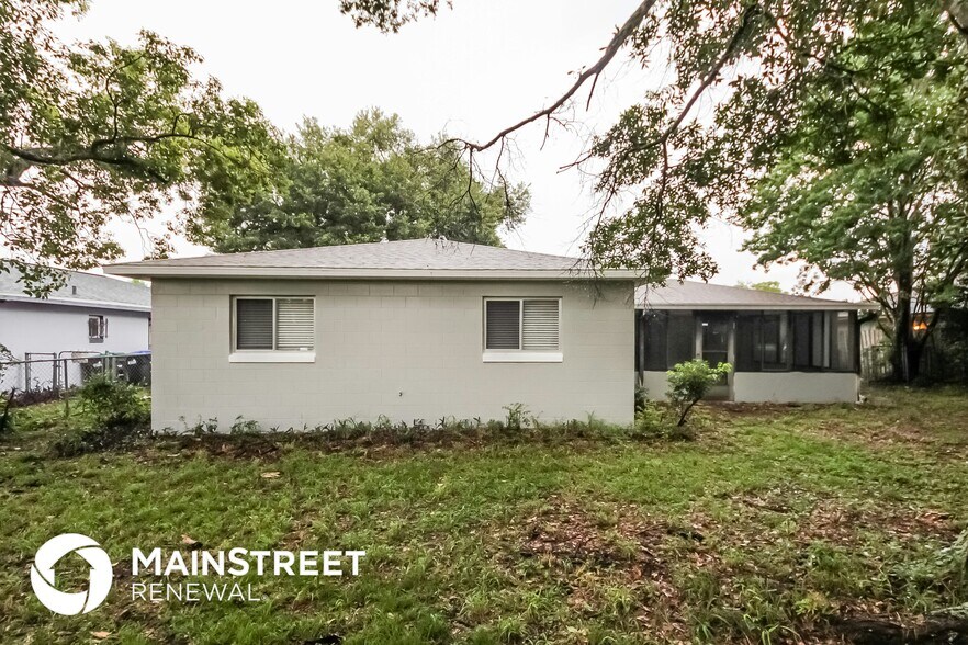 Building Photo - 7236 Plantain Dr