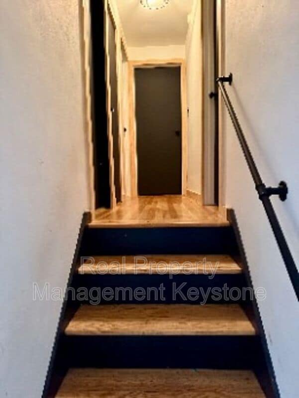 Building Photo - 121 S Jamestown Rd