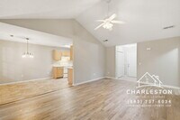 Building Photo - 1860 Piper Dr