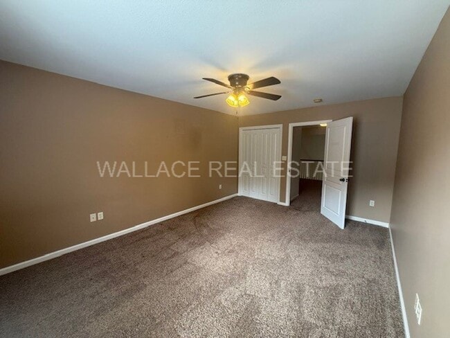 Building Photo - CUTTERS RUN...3 BEDROOM TOWNHOUSE WITH PRI...
