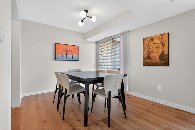 Building Photo - 2 bed 1 bath condo for rent in Rockville