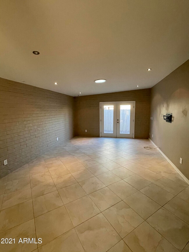 Building Photo - 3634 E Monterosa St