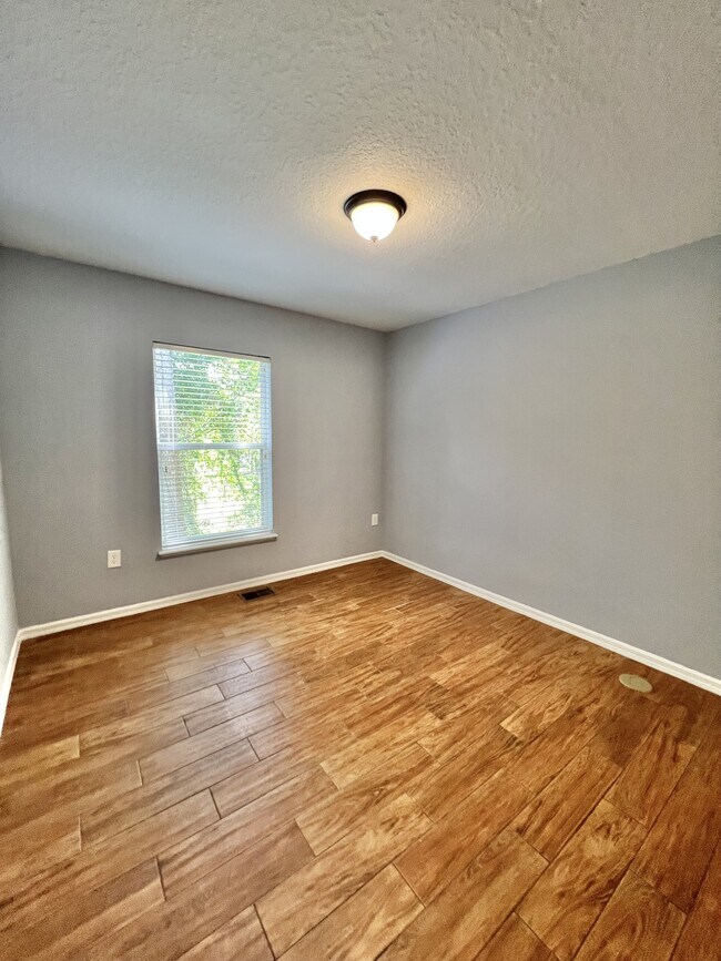 Building Photo - 10542 Autumn Trace Rd
