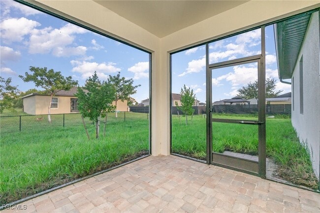 Building Photo - 3039 NW 2nd Pl