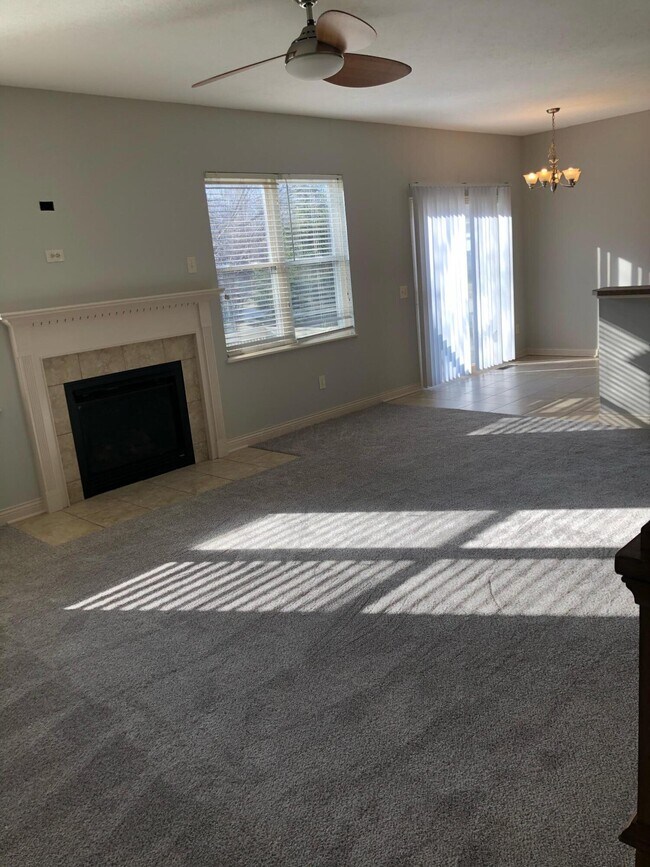 Building Photo - 2715 Rinaldi Dr